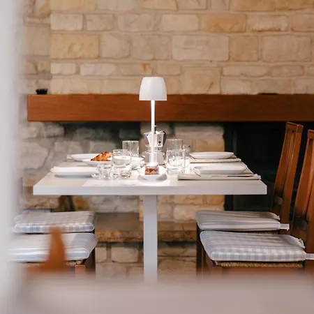 Le Fontanelle Bed & Breakfast *
