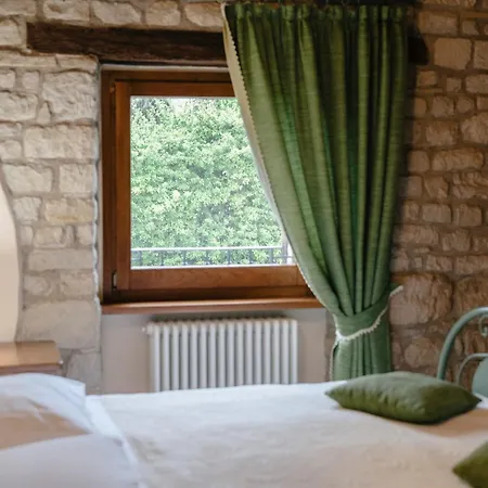 Le Fontanelle Bed & Breakfast *